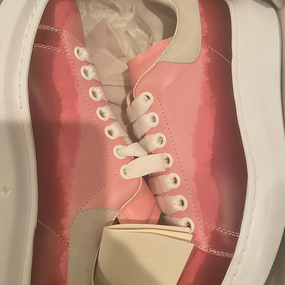 Alexander McQueen Sneakers size 8.5